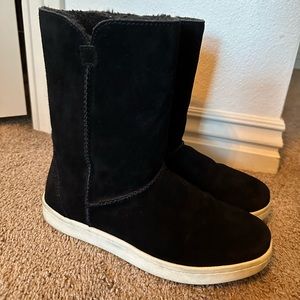 Women’s bear paw winter boots size 9